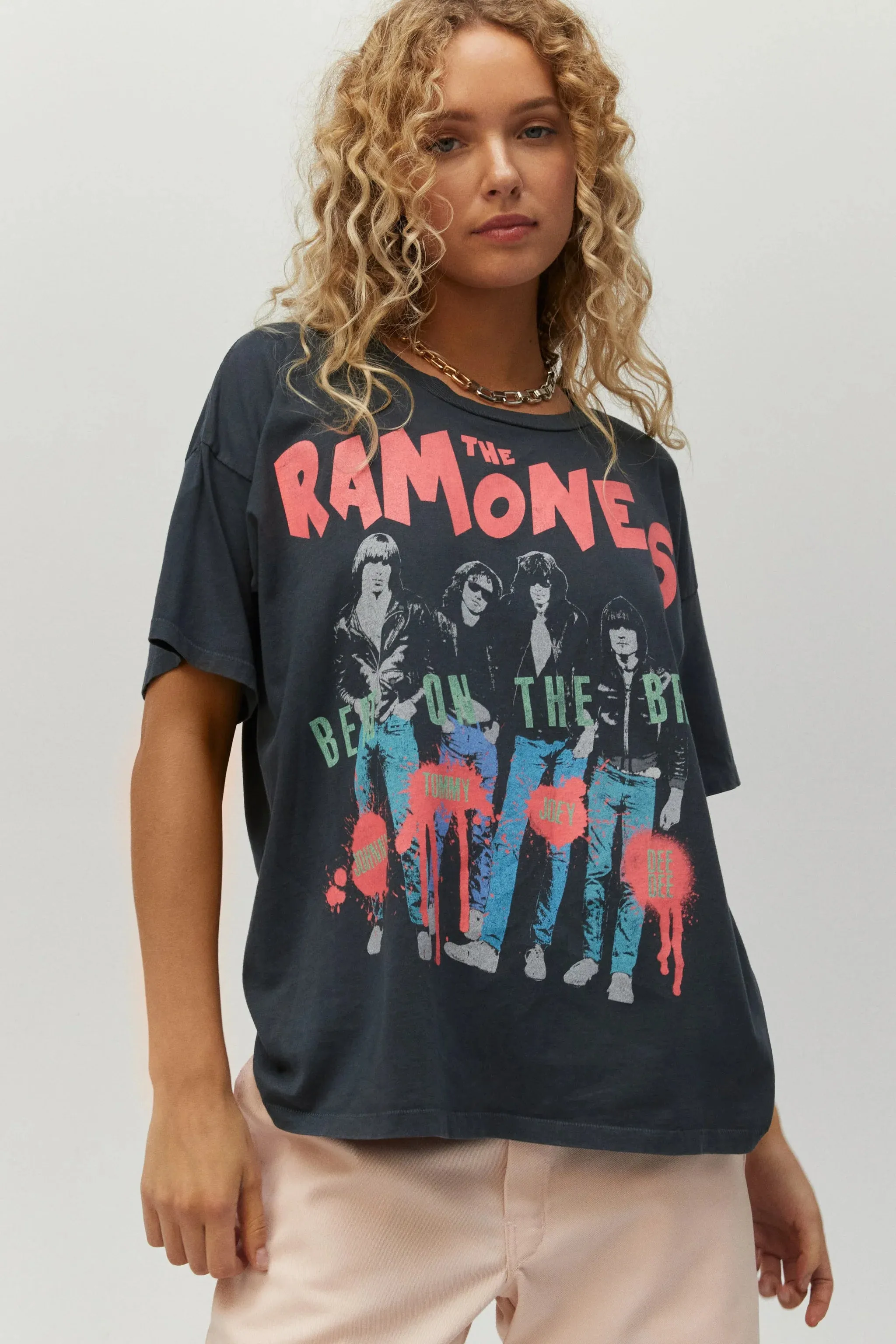 Daydreamer - The Ramones Beat On The Brat Merch Tee - Vintage Black