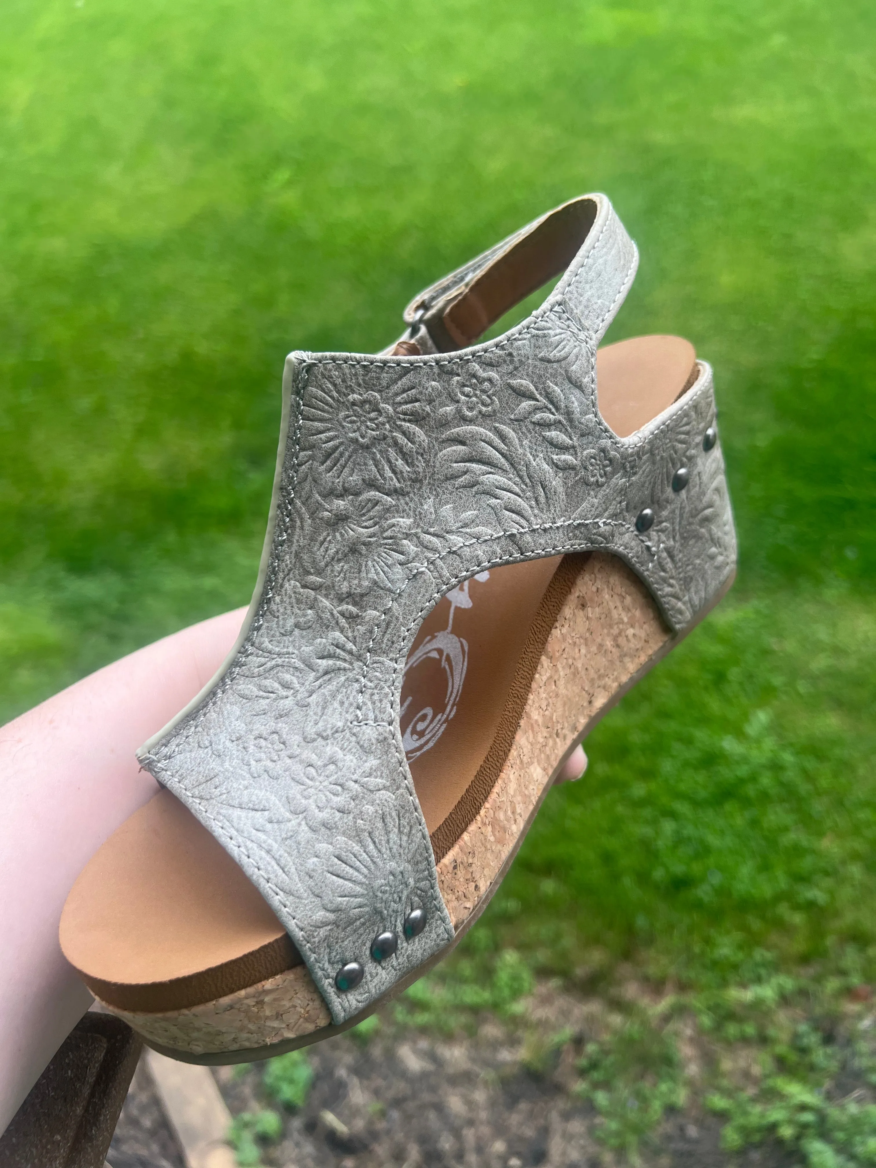 Emily Wedge Sandal (ut)