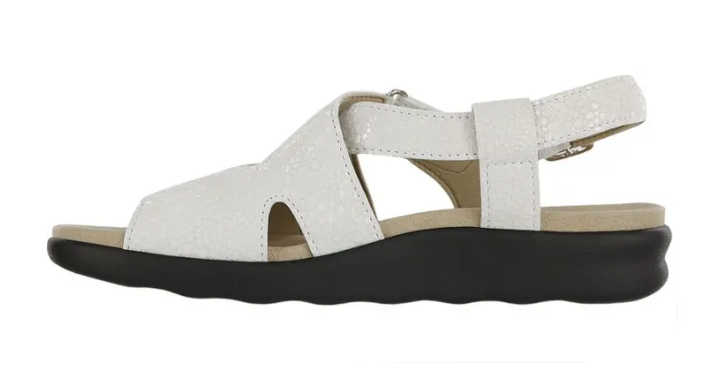 Huggy Cross Strap Sandal Vanilla