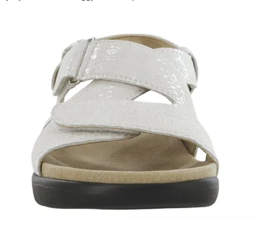 Huggy Cross Strap Sandal Vanilla