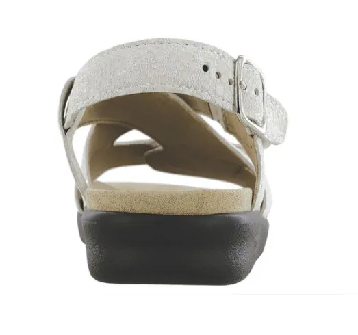 Huggy Cross Strap Sandal Vanilla