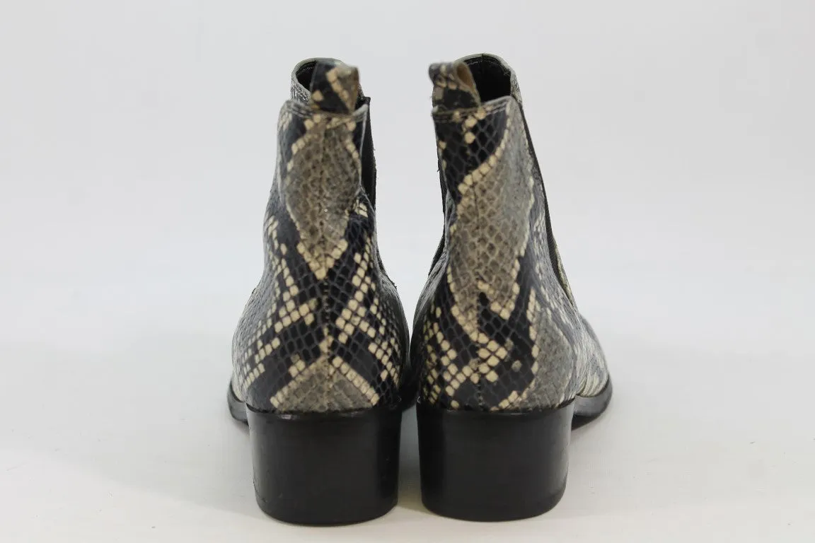 Marc Fisher Yalea Women's Black White Snake Print Snake Boots 6.5M(ZAP13170)