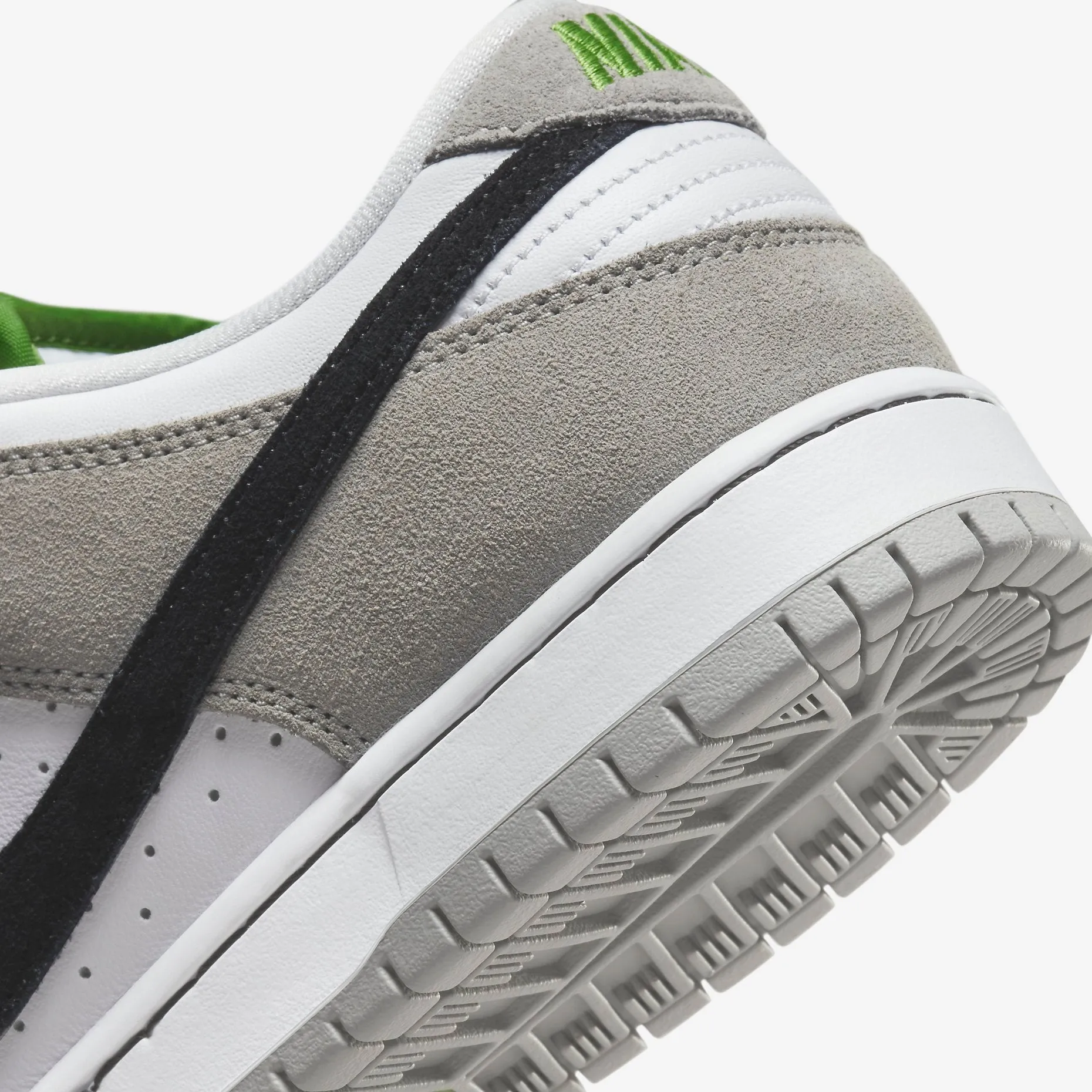 Nike SB Dunk Low Chlorophyll