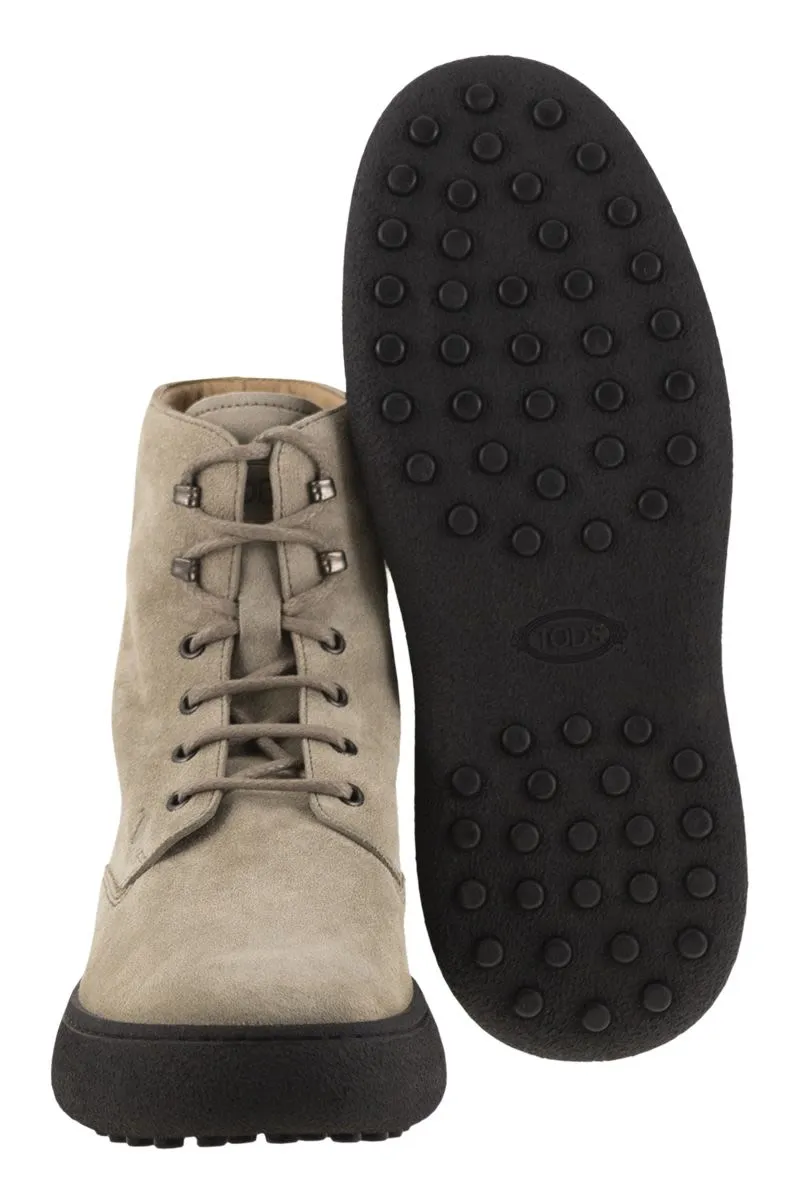 SUEDE LACE-UP BOOT