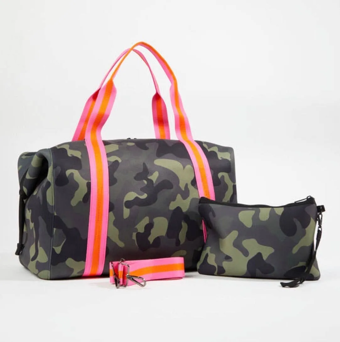 The Cassie Weekender Camo W/pink Straps